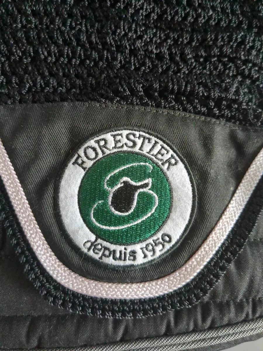 Bonnet forestier neuf