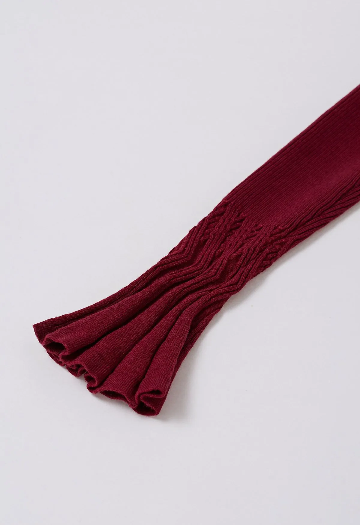 Fantaisie avec haut en tricot à nœud papillon en bordeaux