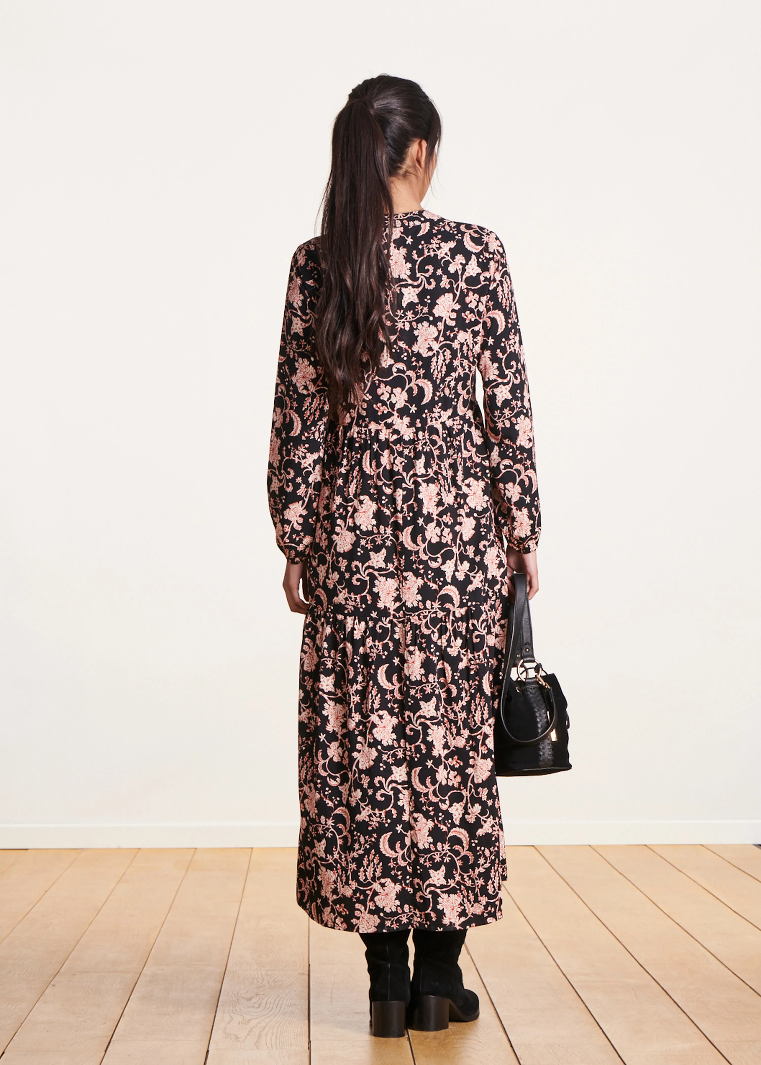 Robe longue ample noire à imprimé