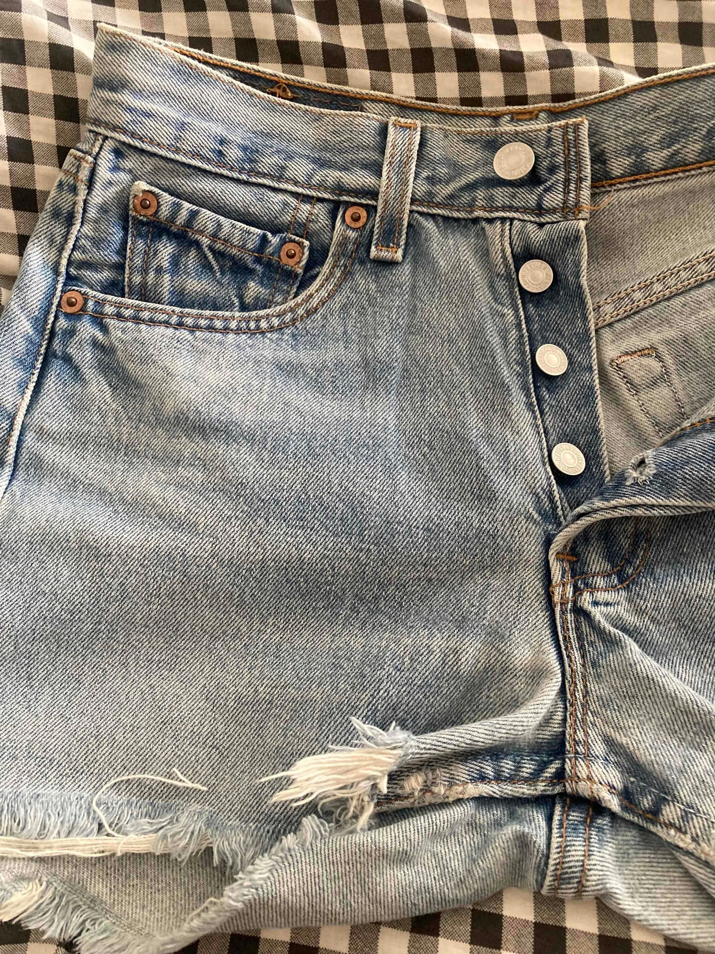 Short Levi's W28