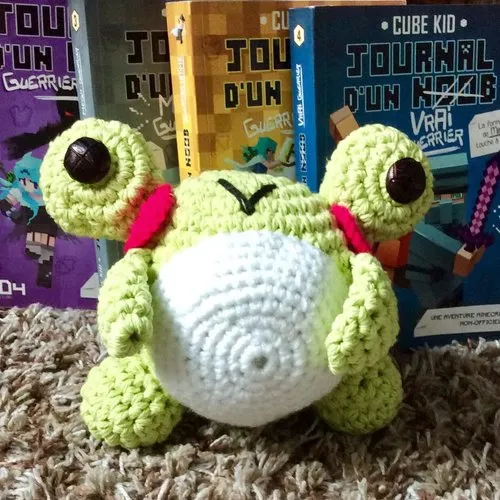 Sur commande petite grenouille peluche au crochet fait main,t15 cm ,sur commande